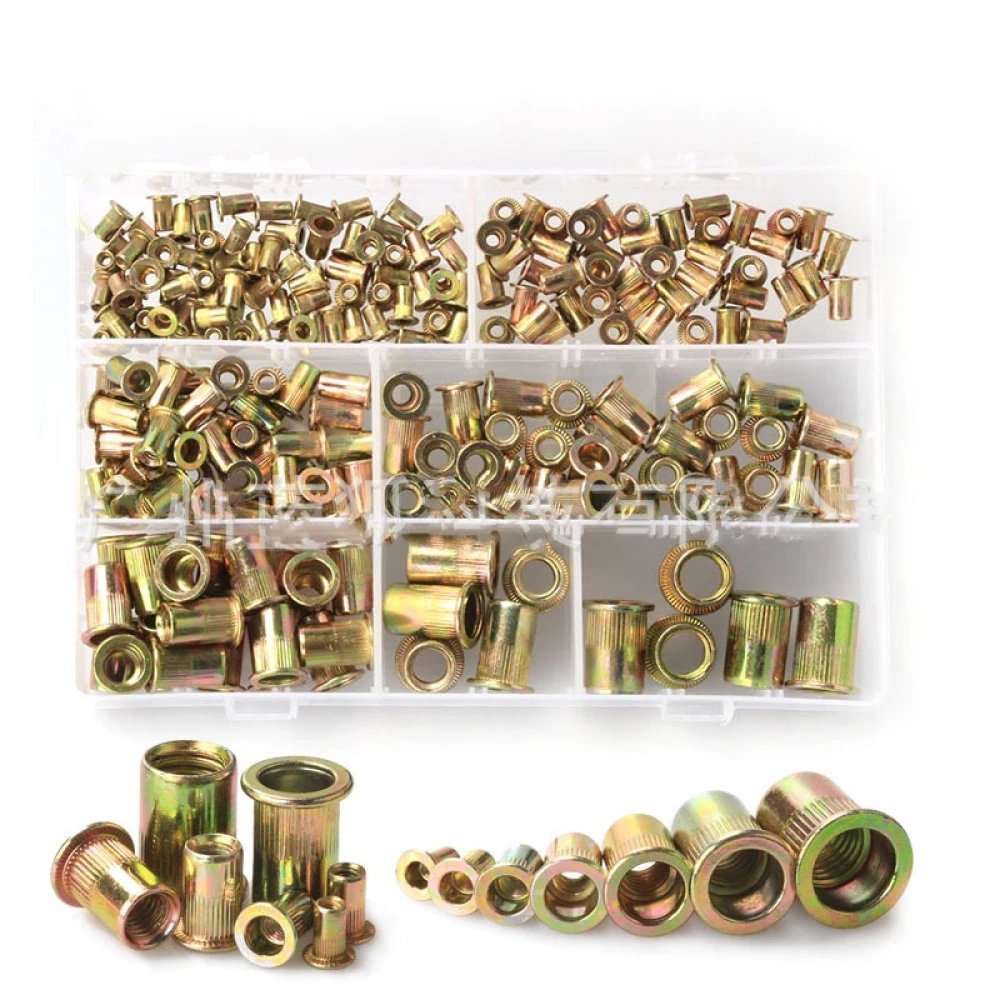 Tuercas verticales de remache de acero galvanizado en varios tamaños