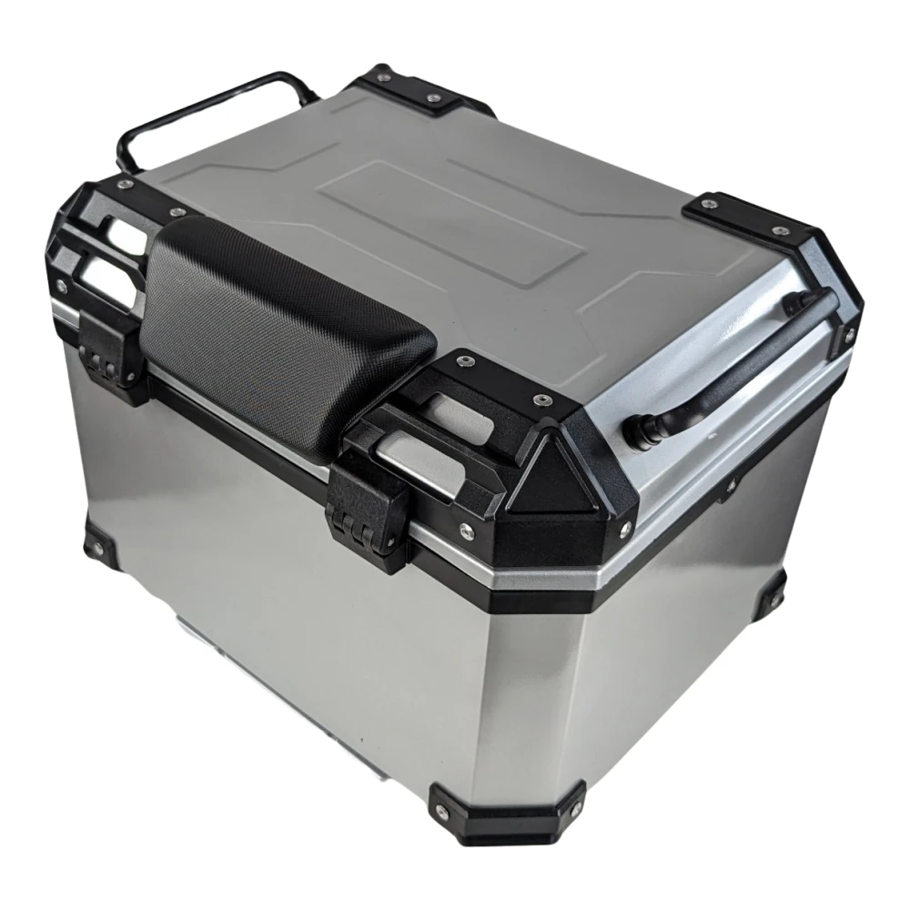 Univerzális motoros topcase 45L ezüst - szögletes sisaktartó doboz 1 sisakhoz