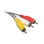Cable RCA para Xbox original conectado a televisor con entrada AV