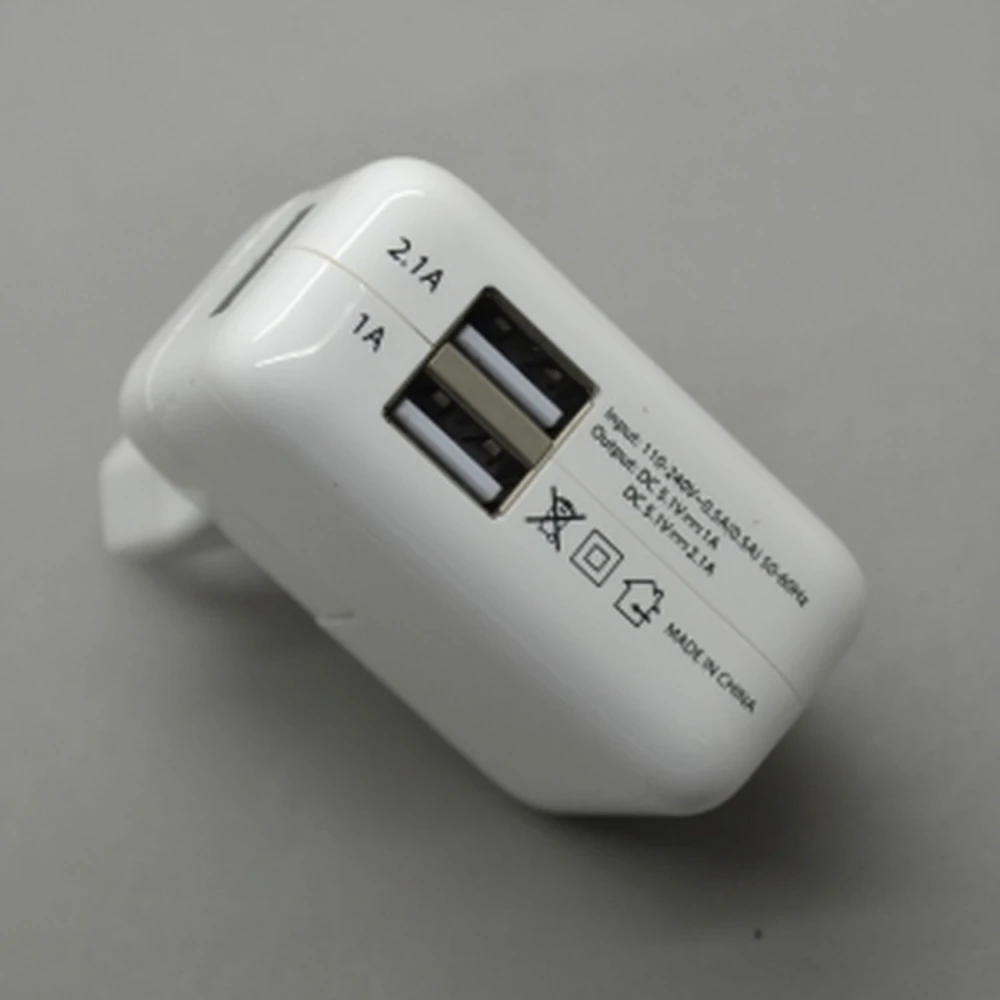 Kettős USB hálózati töltő 2,1A és 1A kimenettel tabletekhez és mobilokhoz