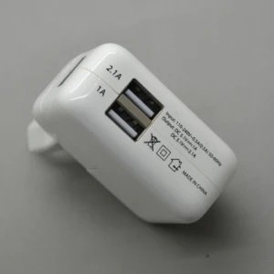 Kettős USB hálózati töltő 2,1A és 1A kimenettel tabletekhez és mobilokhoz
