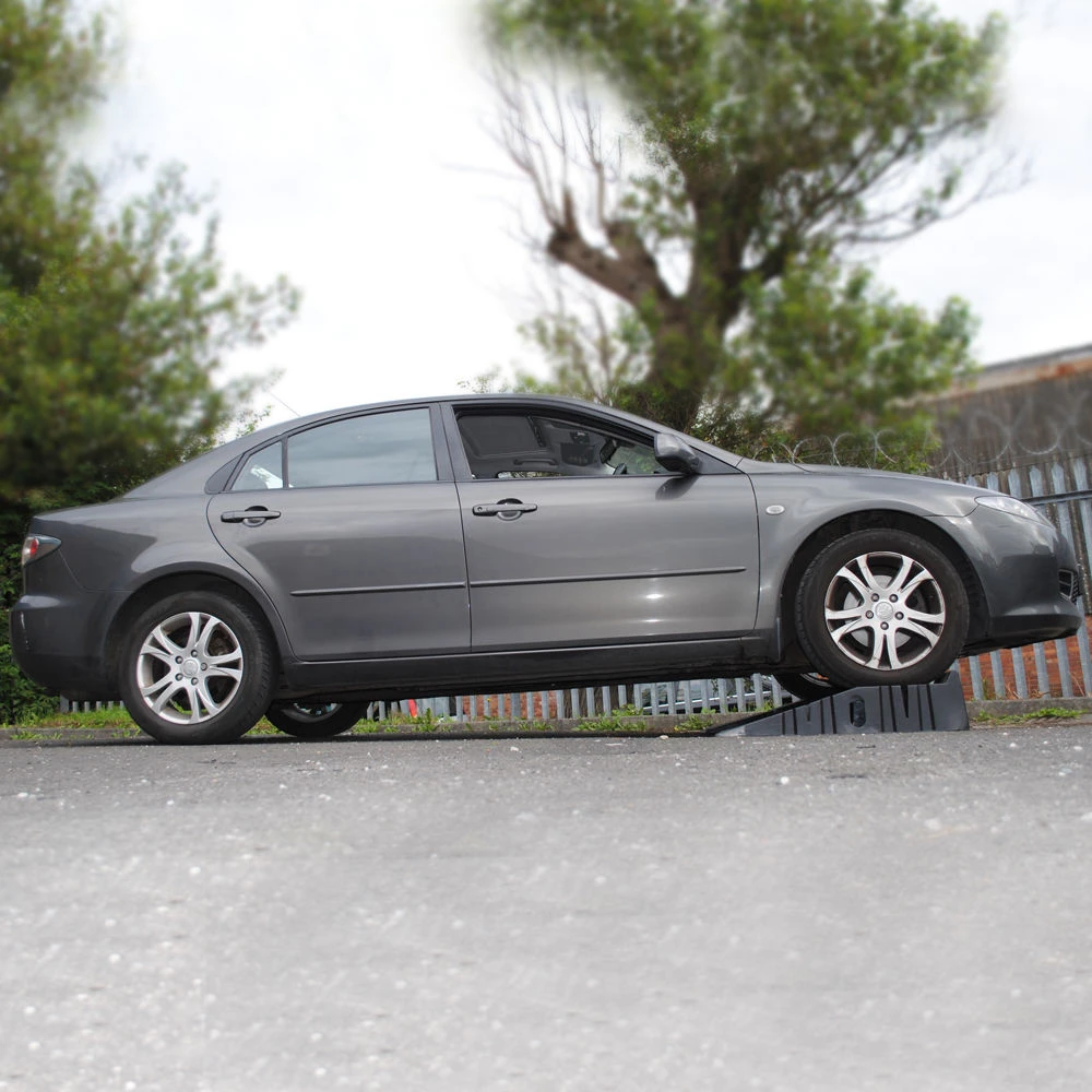 Műanyag autó rámpa 2 tonna, 2 db 4x4 és más járművekhez